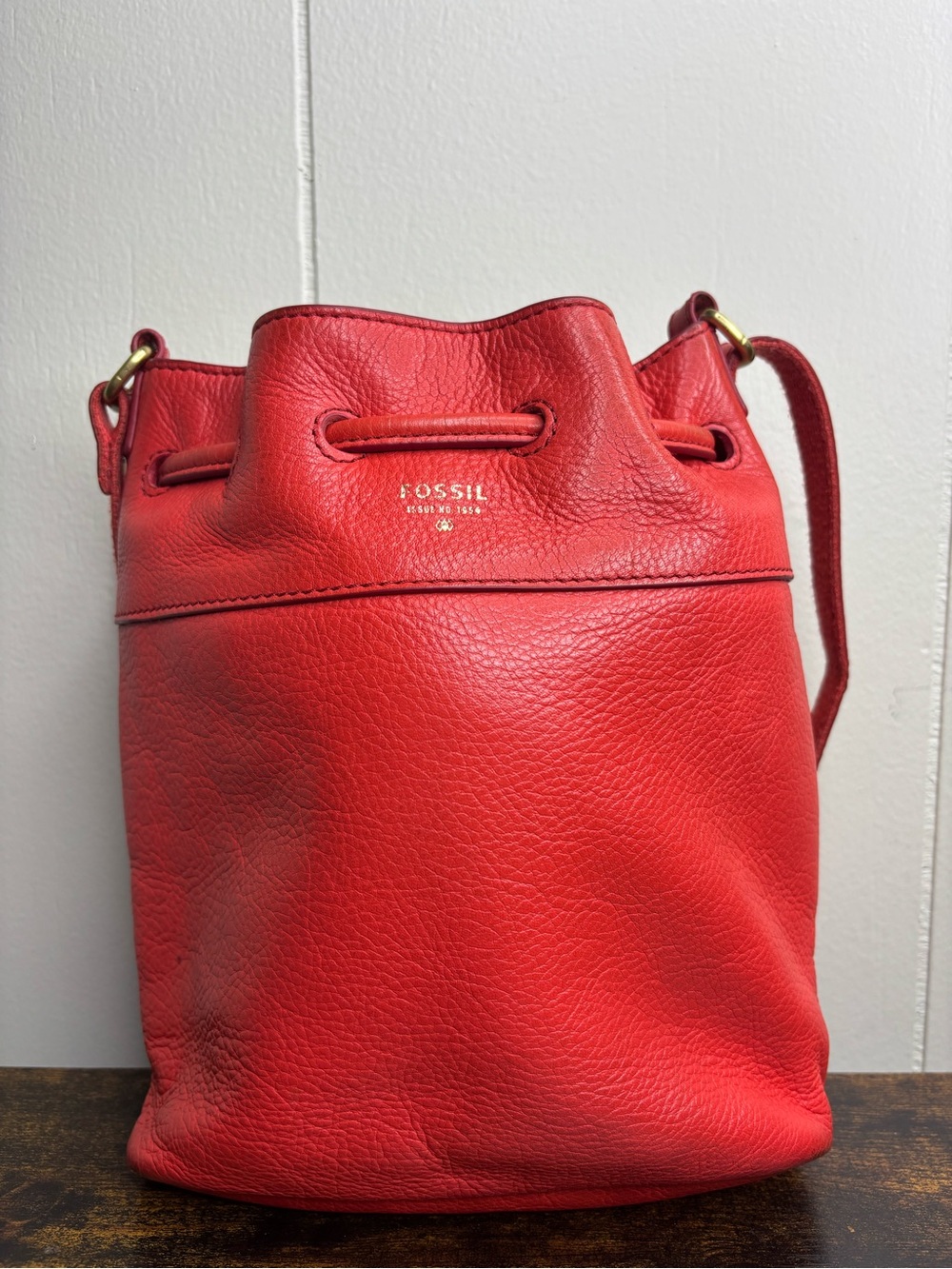 Fossil Womens Satchel Red Leather Bucket Bag Crossbody